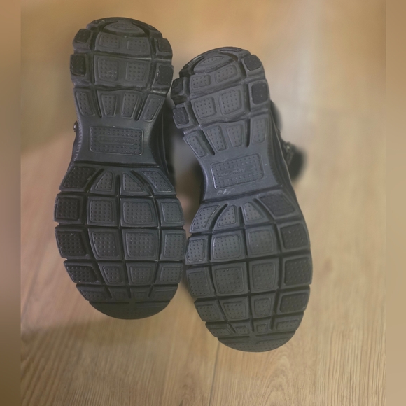 Skechers Relaxed Fit Air-cooled Memory Foam - Picture 9 of 9